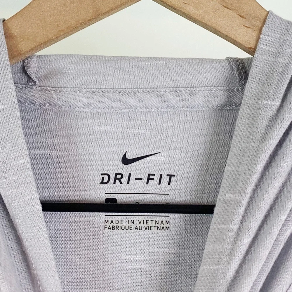 NWT Nike Dry Training Hooded Top Lightweight Grey